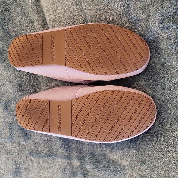 EUC lands end slippers. Size 7. - Picture 2 of 3